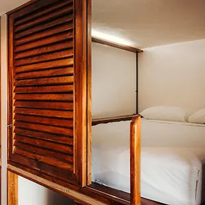  Albergue Che & Bar Adults Only